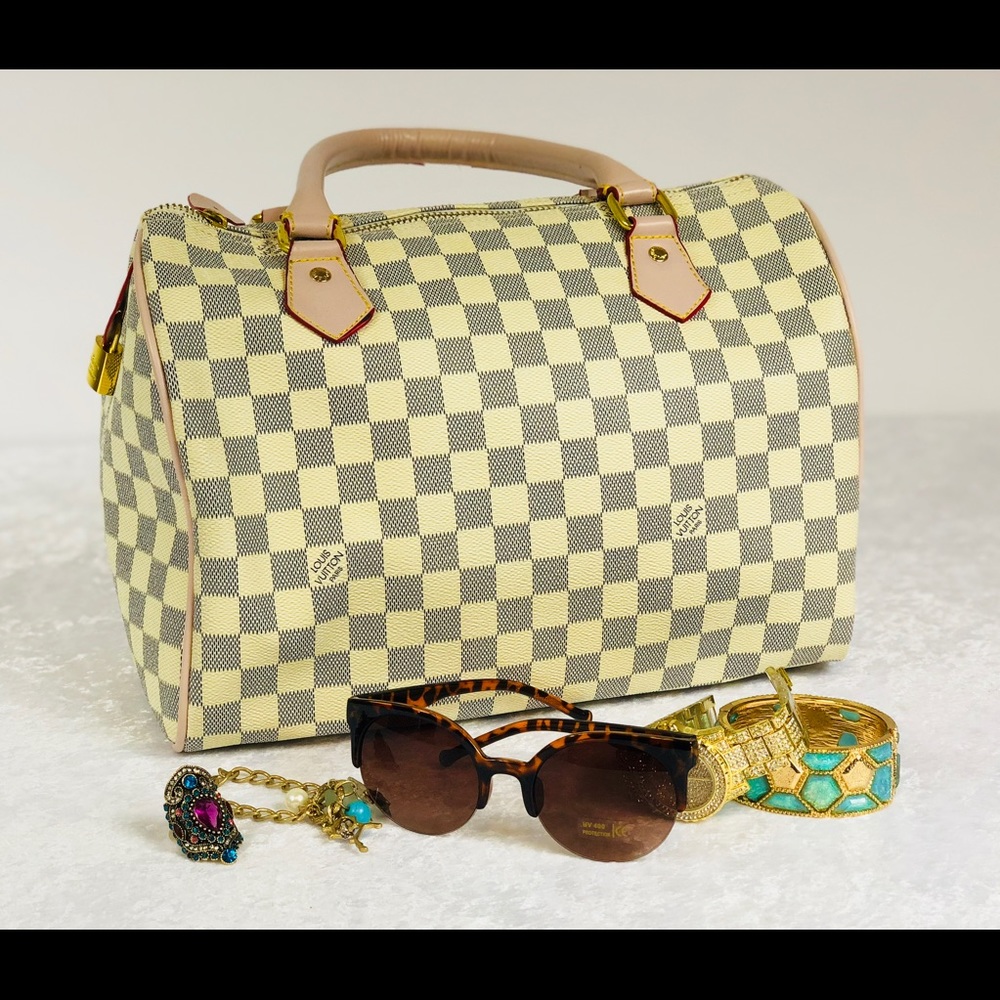 Round Sunglasses - The Celeb - Picture 2 of 8